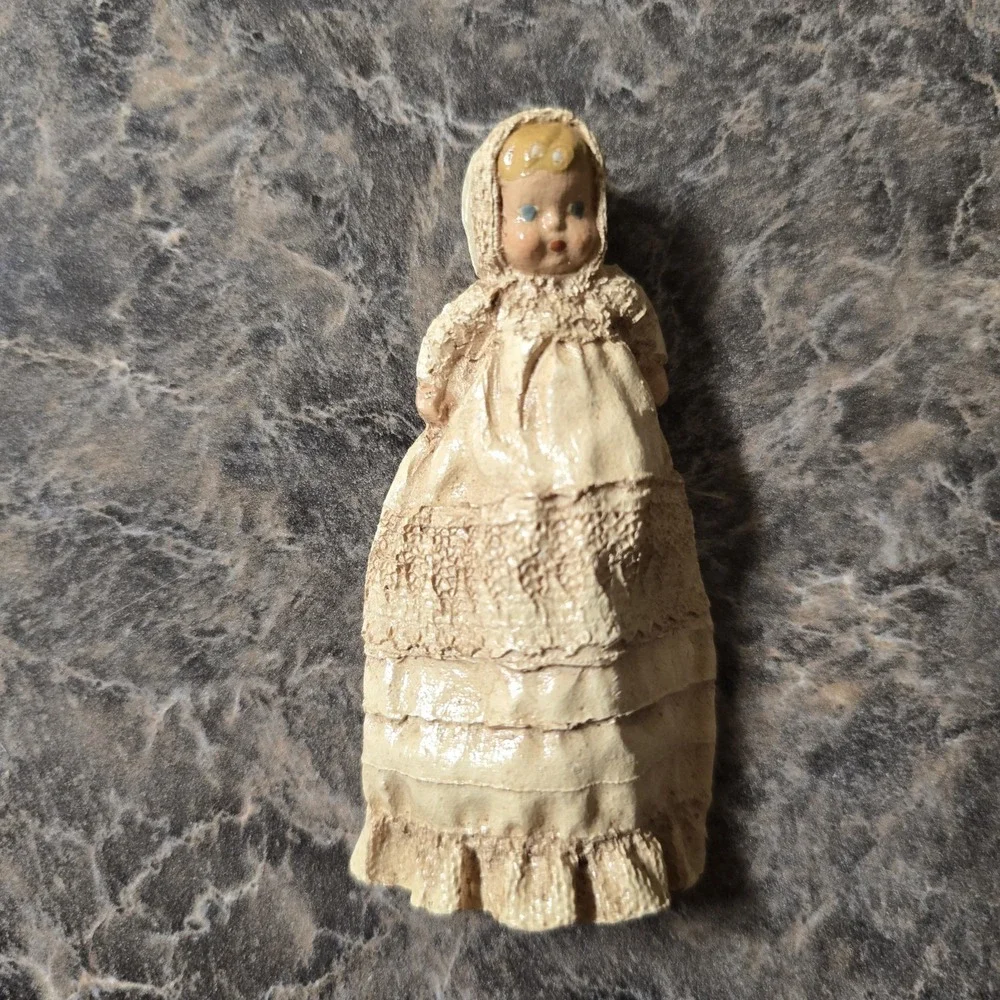 VINTAGE 1979 FIGURINE resin sculpture pilgrim sandy ike spillman baby yellow hat